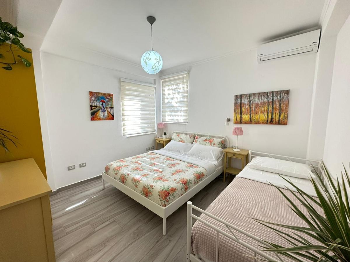 Home Aquamarine & Residence Vlorë Buitenkant foto