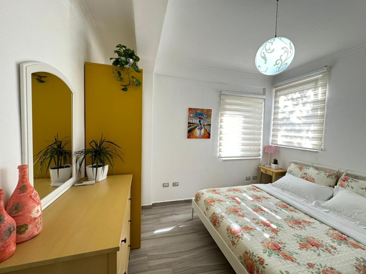 Home Aquamarine & Residence Vlorë Buitenkant foto