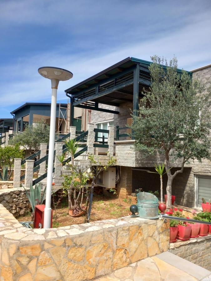 Home Aquamarine & Residence Vlorë Buitenkant foto